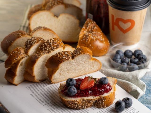 Pain de mie maison : la recette ultra-moelleuse cuite en moule Pullman